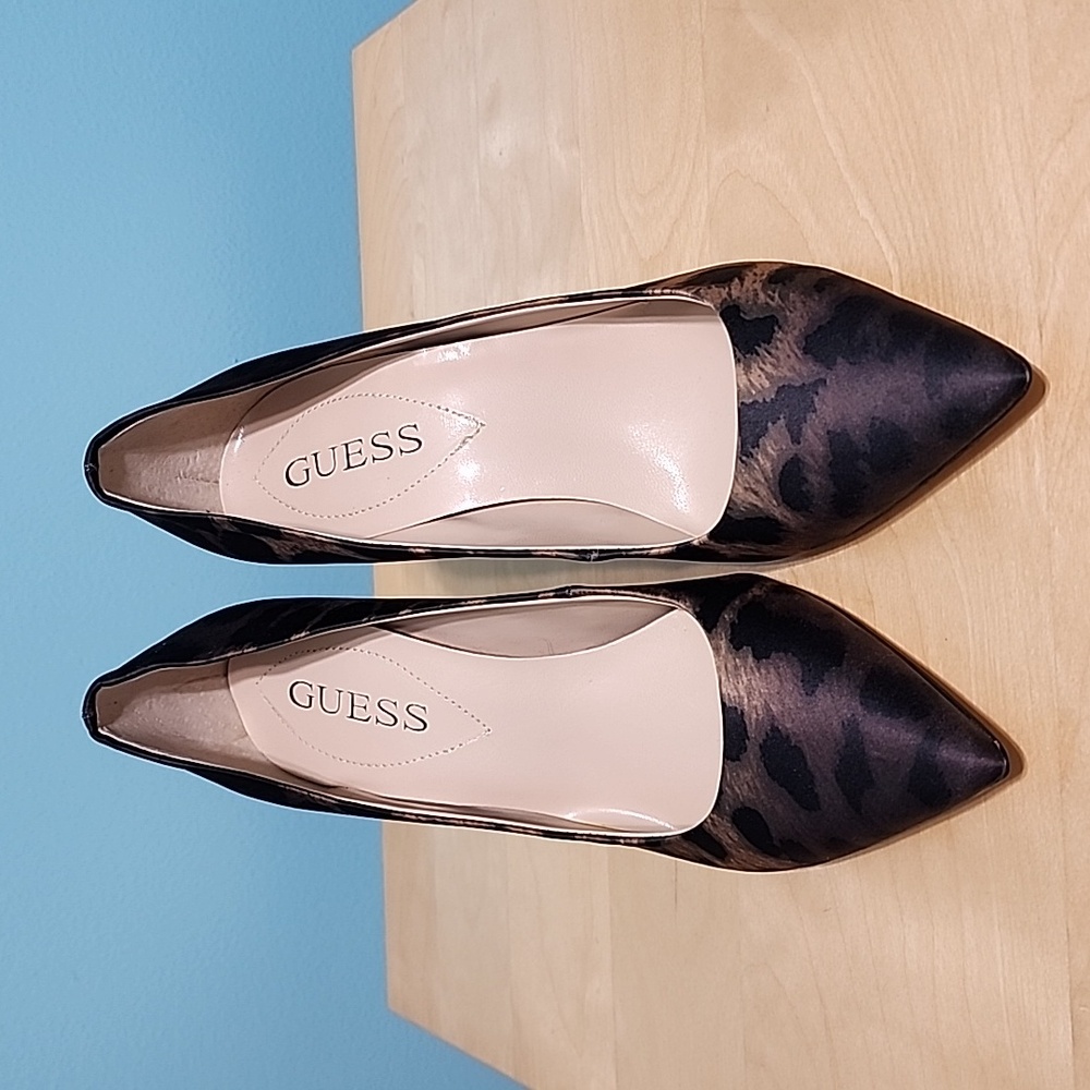 GUESS Satin Leopard Pumps, Size 7M